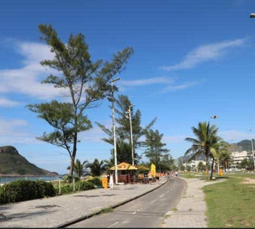 Ap A 195 Metros Da Apartamento *
